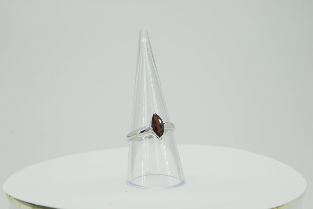 0,83 Carat blutroter Granat Ring 925 Silber Edelstein Top  Grasse 58 / 8 /18,5