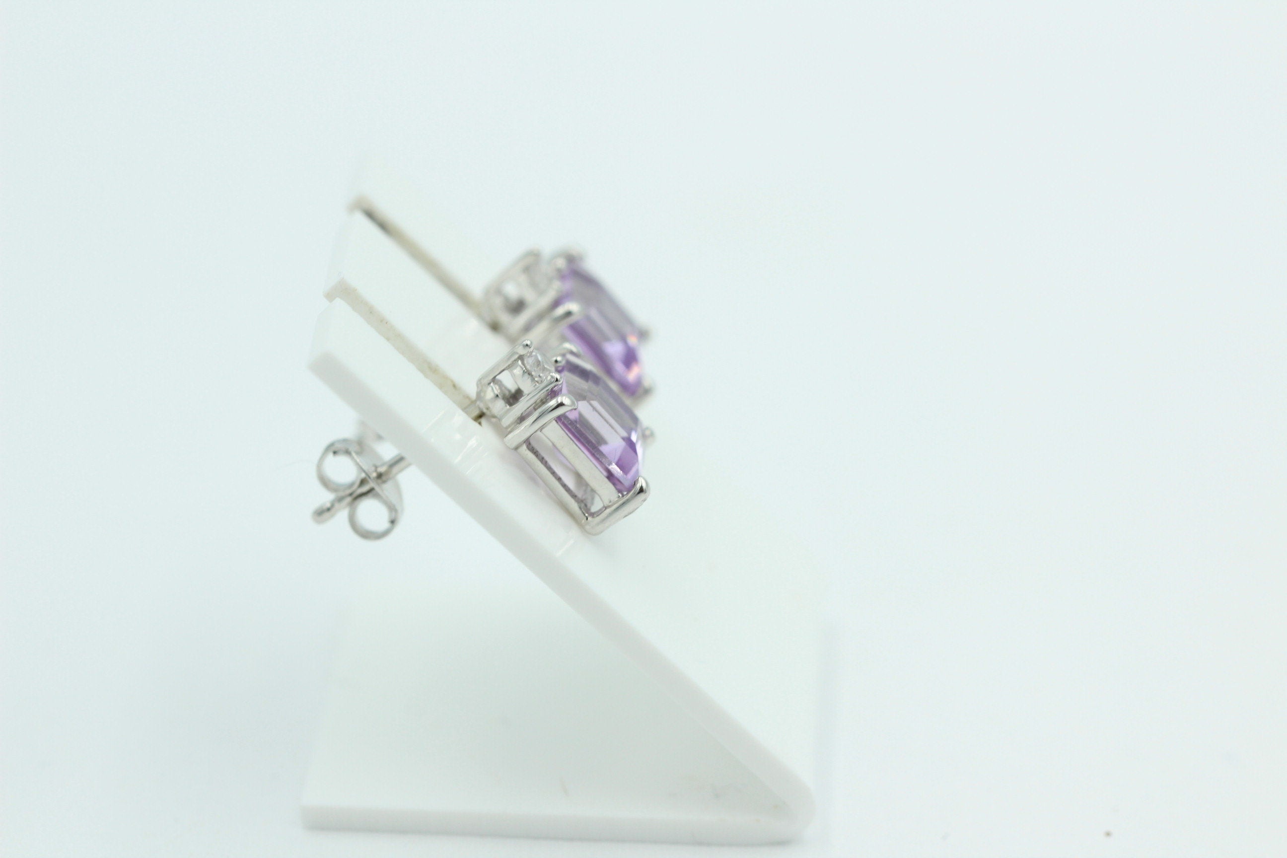 Edle 2,2 Carat Amethyst aus Brasilien Ohrstecker 925 Silber mit Zirkonia Top