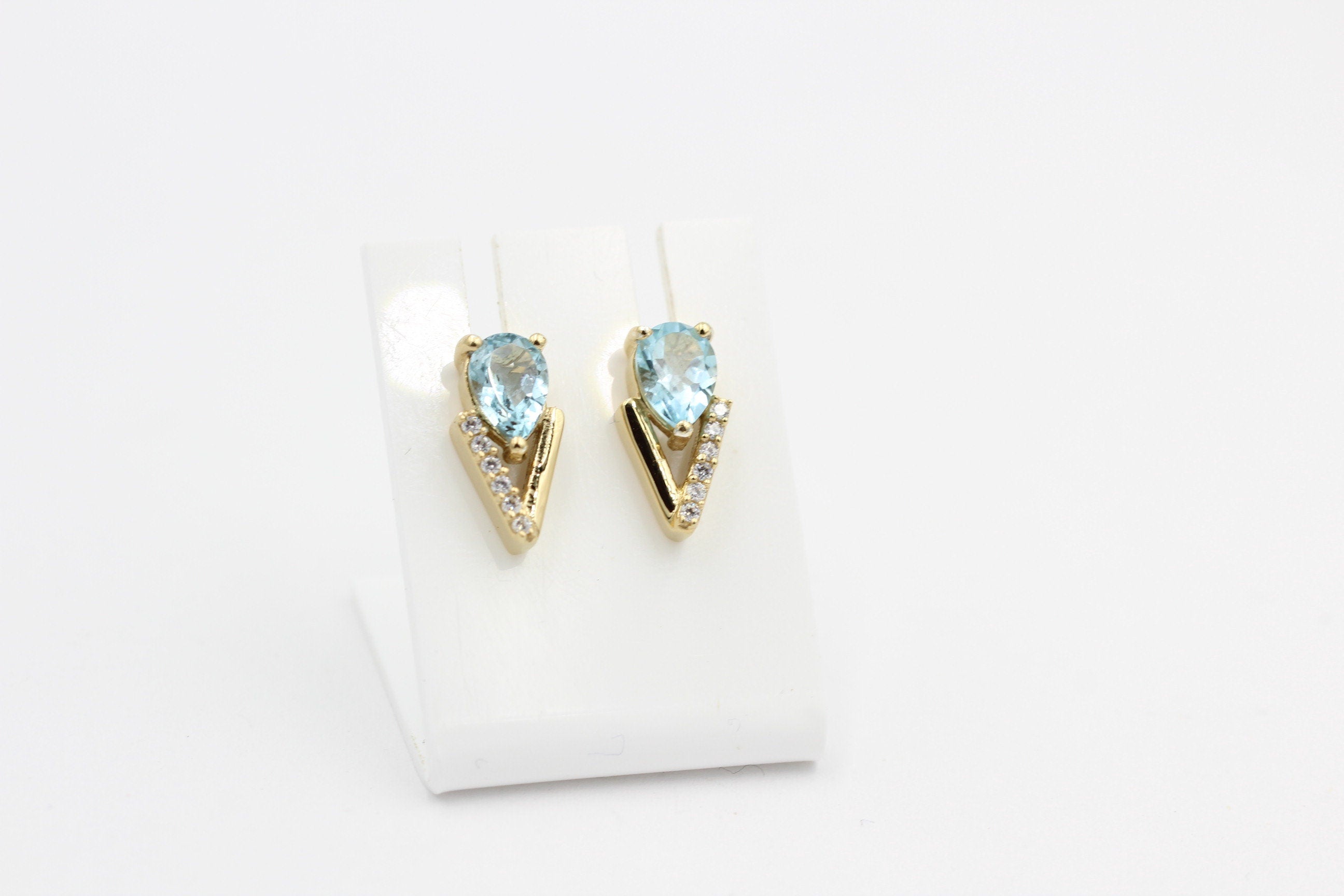 1,44 Carat Blautopas Design Ohrstecker 925 Silber vergoldet mit Zirkonia Edel