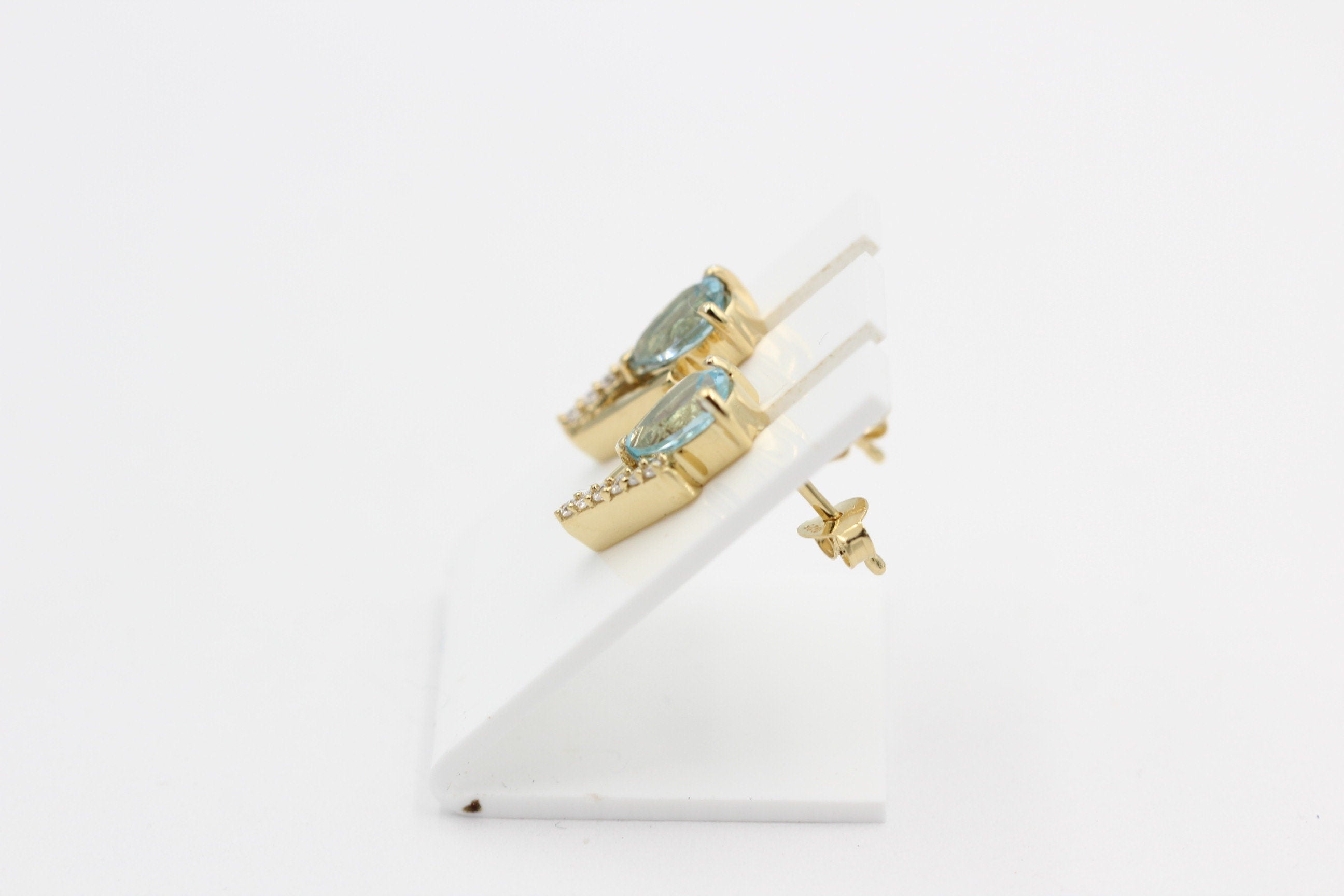 1,44 Carat Blautopas Design Ohrstecker 925 Silber vergoldet mit Zirkonia Edel