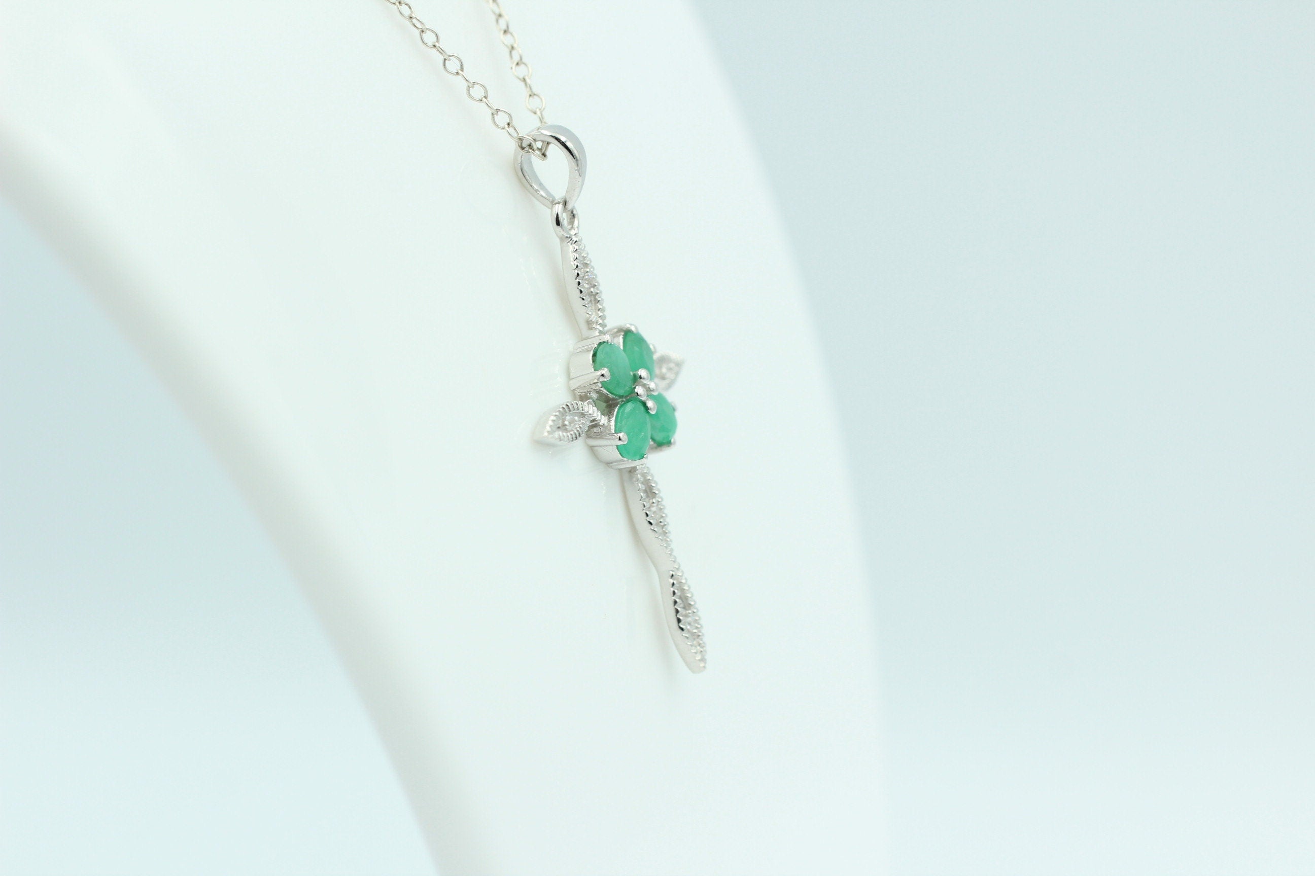 0,66 Carat Smaragd Kreuz Anhänger 925 Silber Collier Kette Smaragtanhänger Schmuck