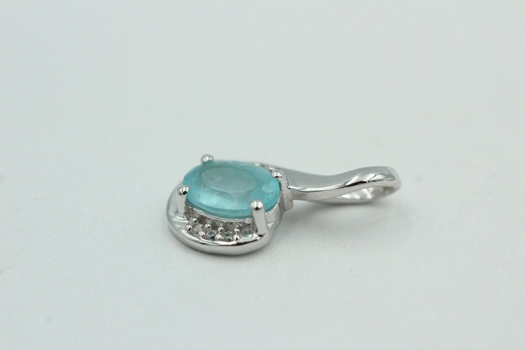 1,12 Carat blauer Apatit  Anhänger 925 Silber  mit Zirkonia
