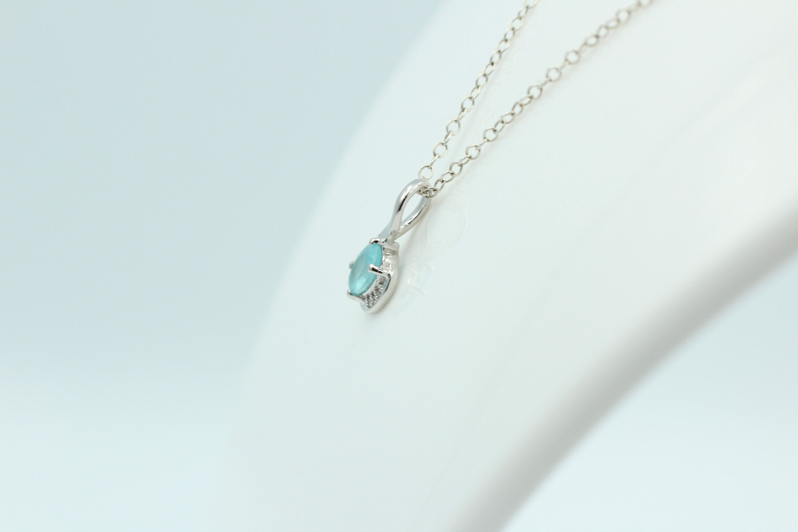 1,12 Carat blauer Apatit  Anhänger 925 Silber  mit Zirkonia