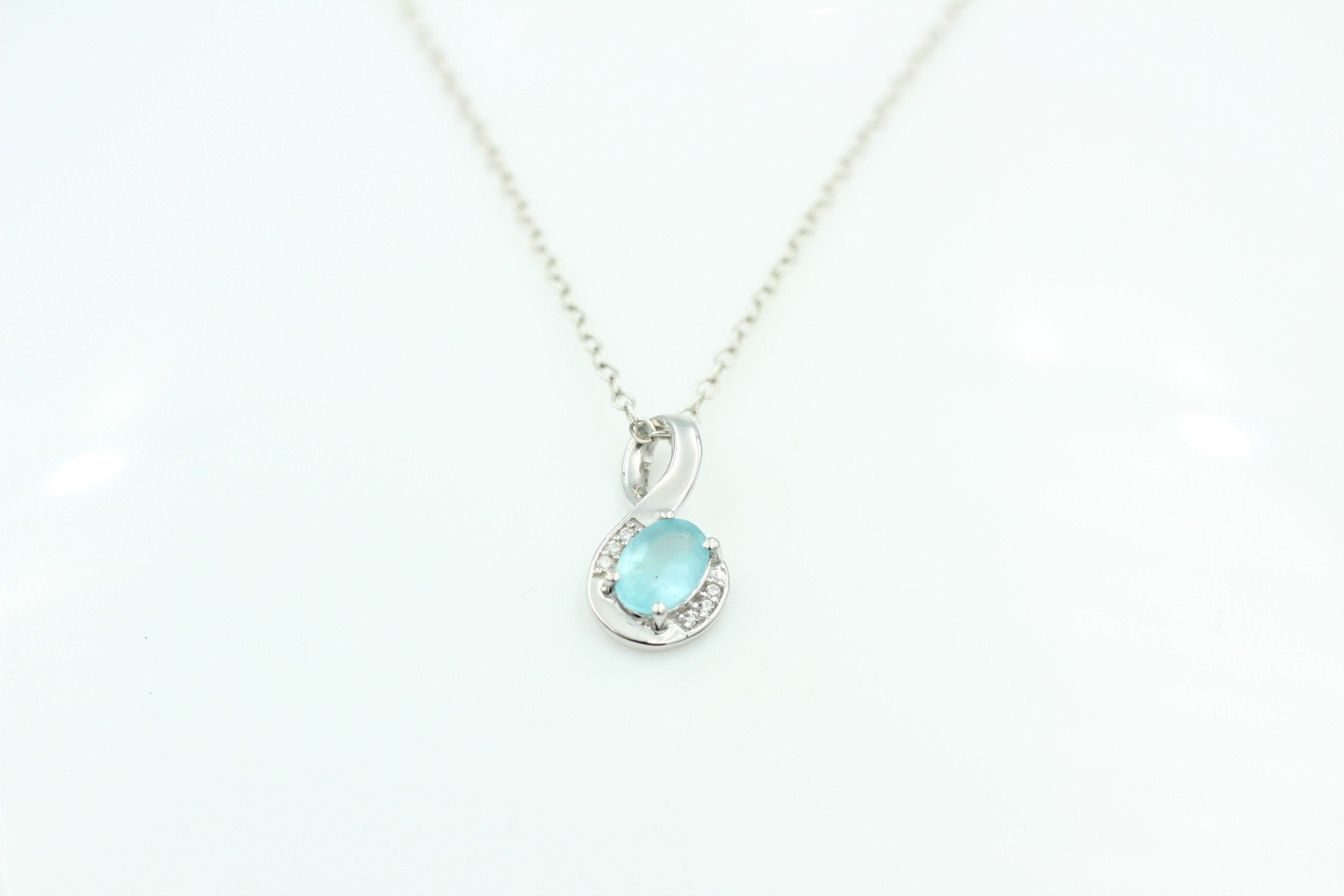 1,12 Carat blauer Apatit  Anhänger 925 Silber  mit Zirkonia