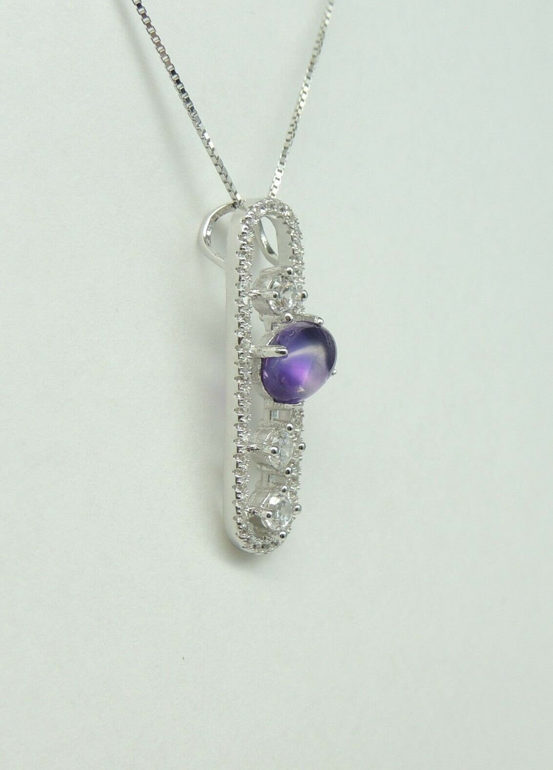 Edler 0,8 Carat Amethyst Anhänger 925 Silber Cabochon mit Zirkonia