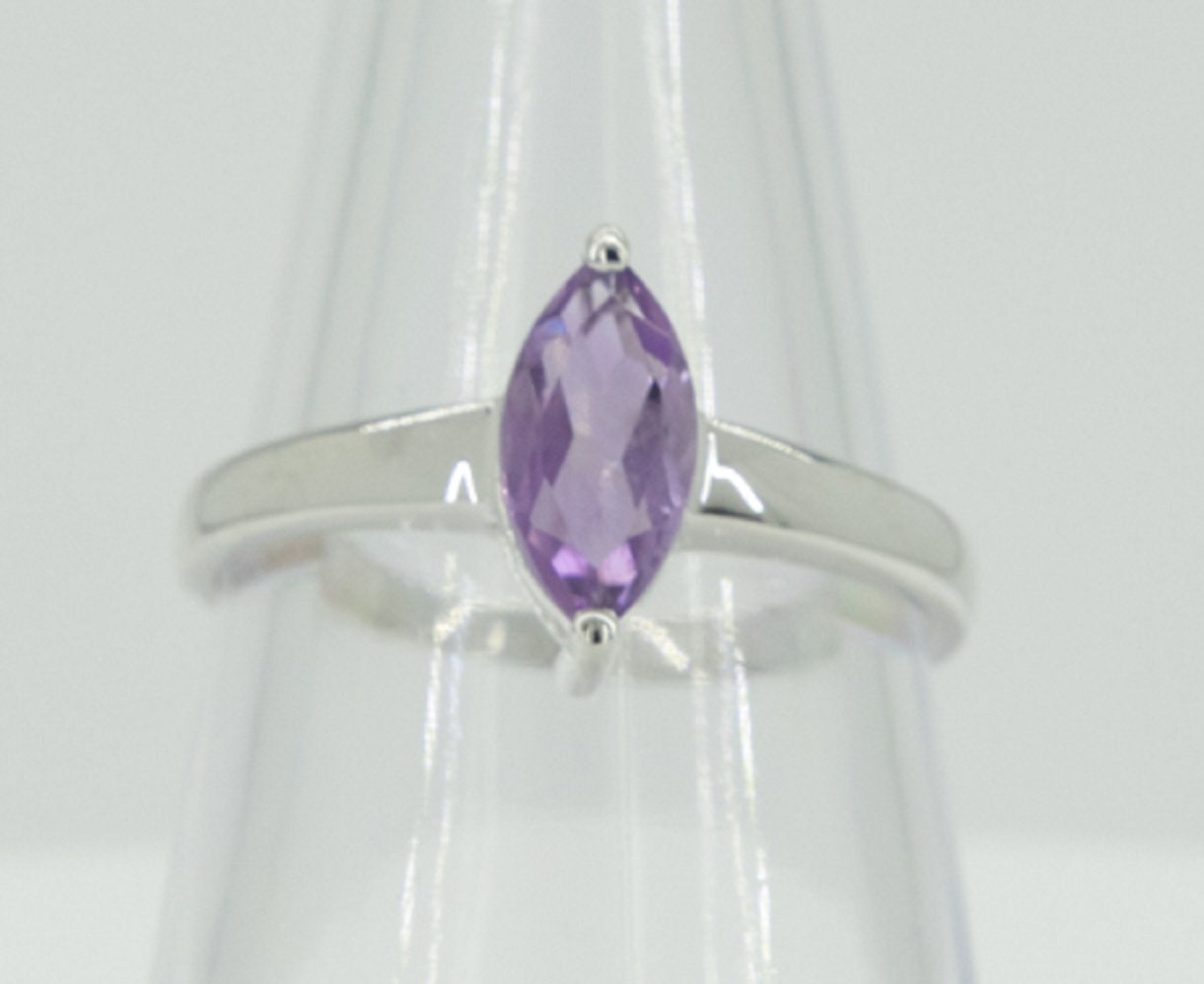 0,83 Carat Amethyst Ring 925 Silber violetter Edelstein 58 / 8 /18,5