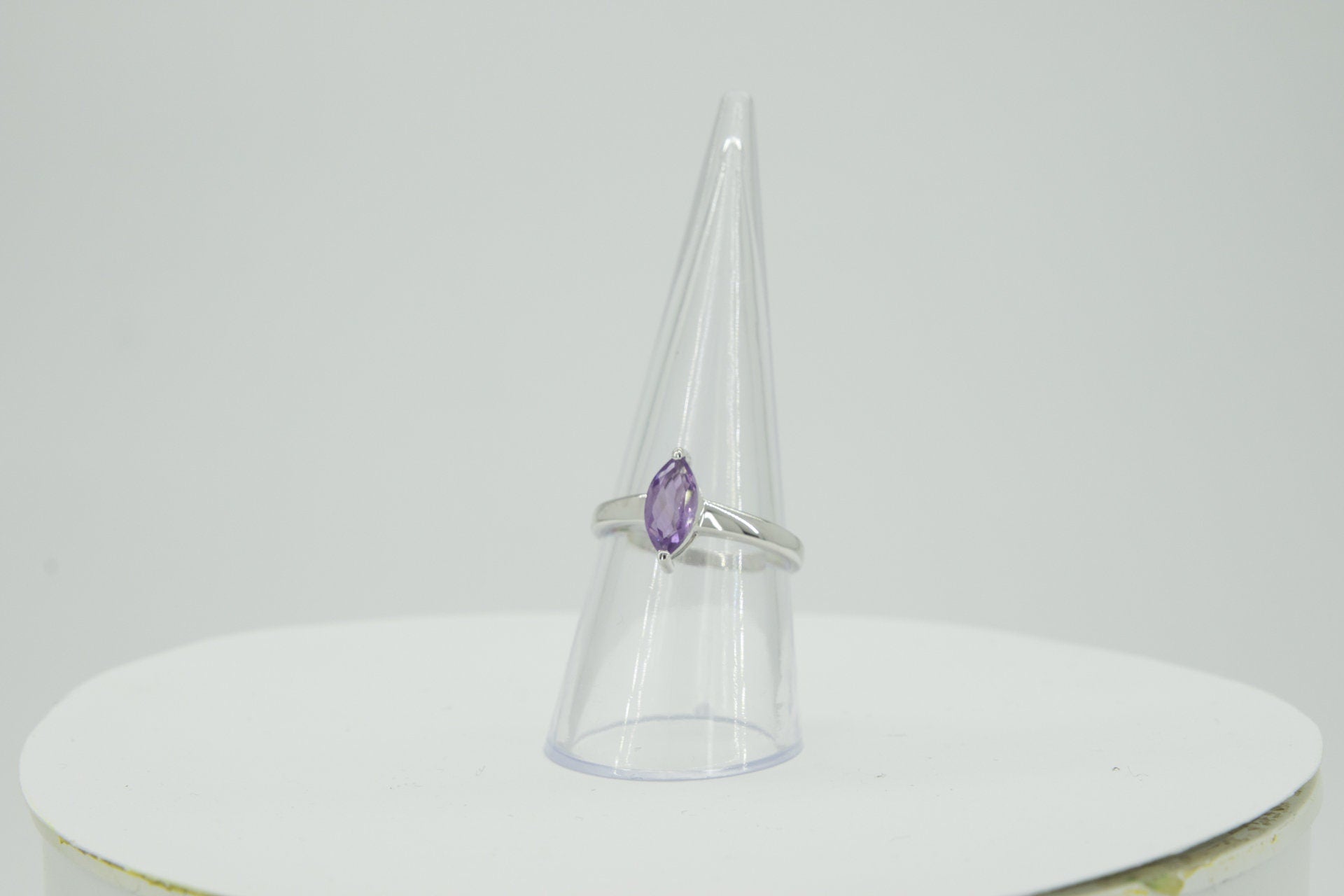 0,83 Carat Amethyst Ring 925 Silber violetter Edelstein 58 / 8 /18,5