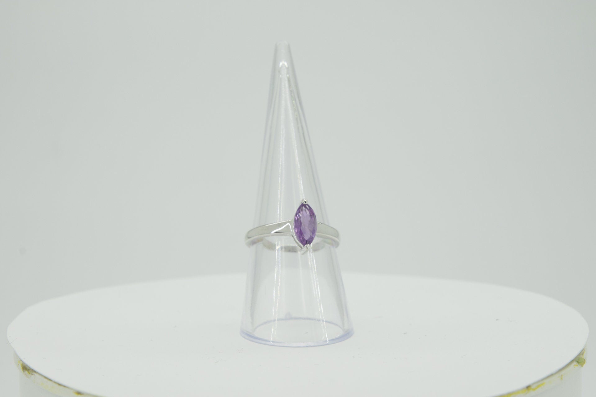 0,83 Carat Amethyst Ring 925 Silber violetter Edelstein 58 / 8 /18,5