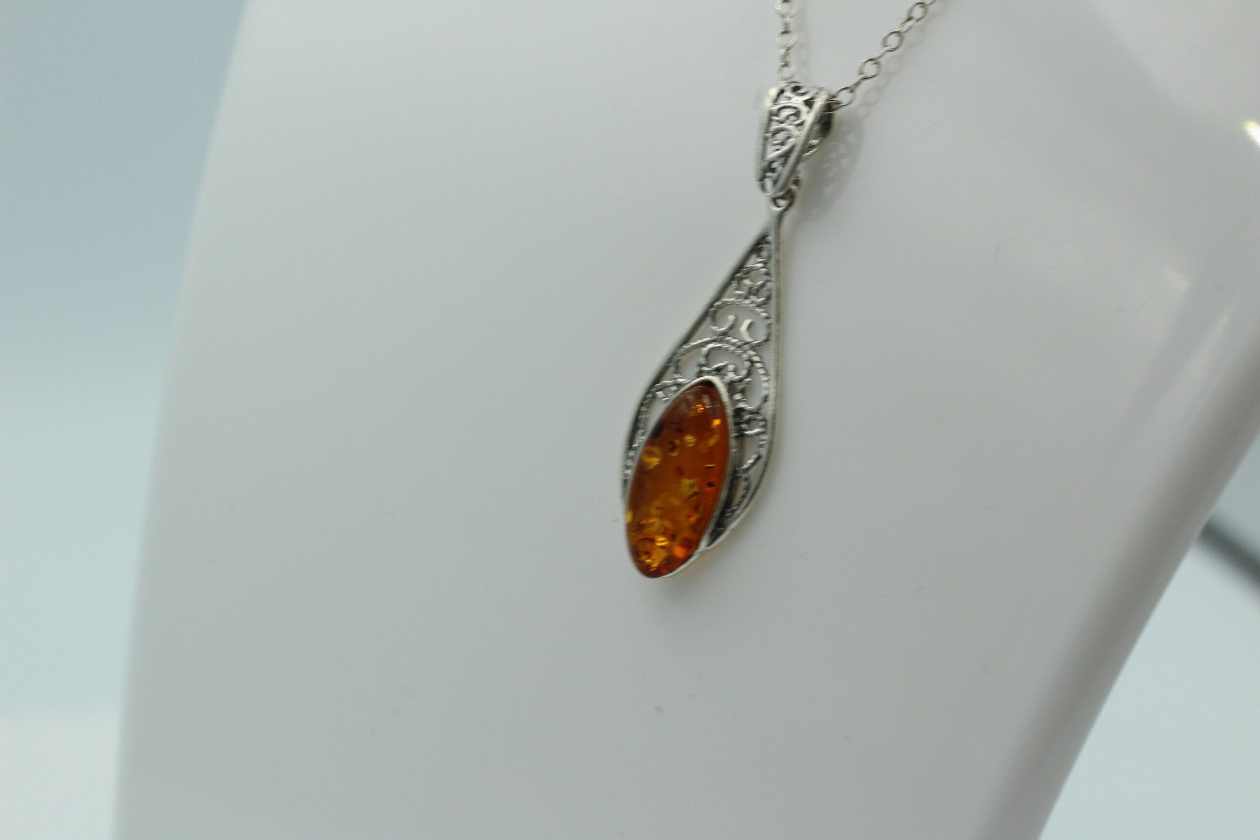 Edler brauner Bernstein Anhanger 925 Silber Collier Kette Litauen