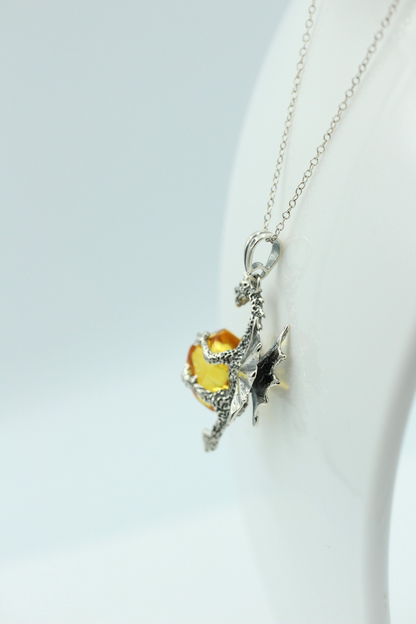 Drache mit Bernstein 925 Silber Drachenanhänger plastisch ausgeführt Top Schmuck