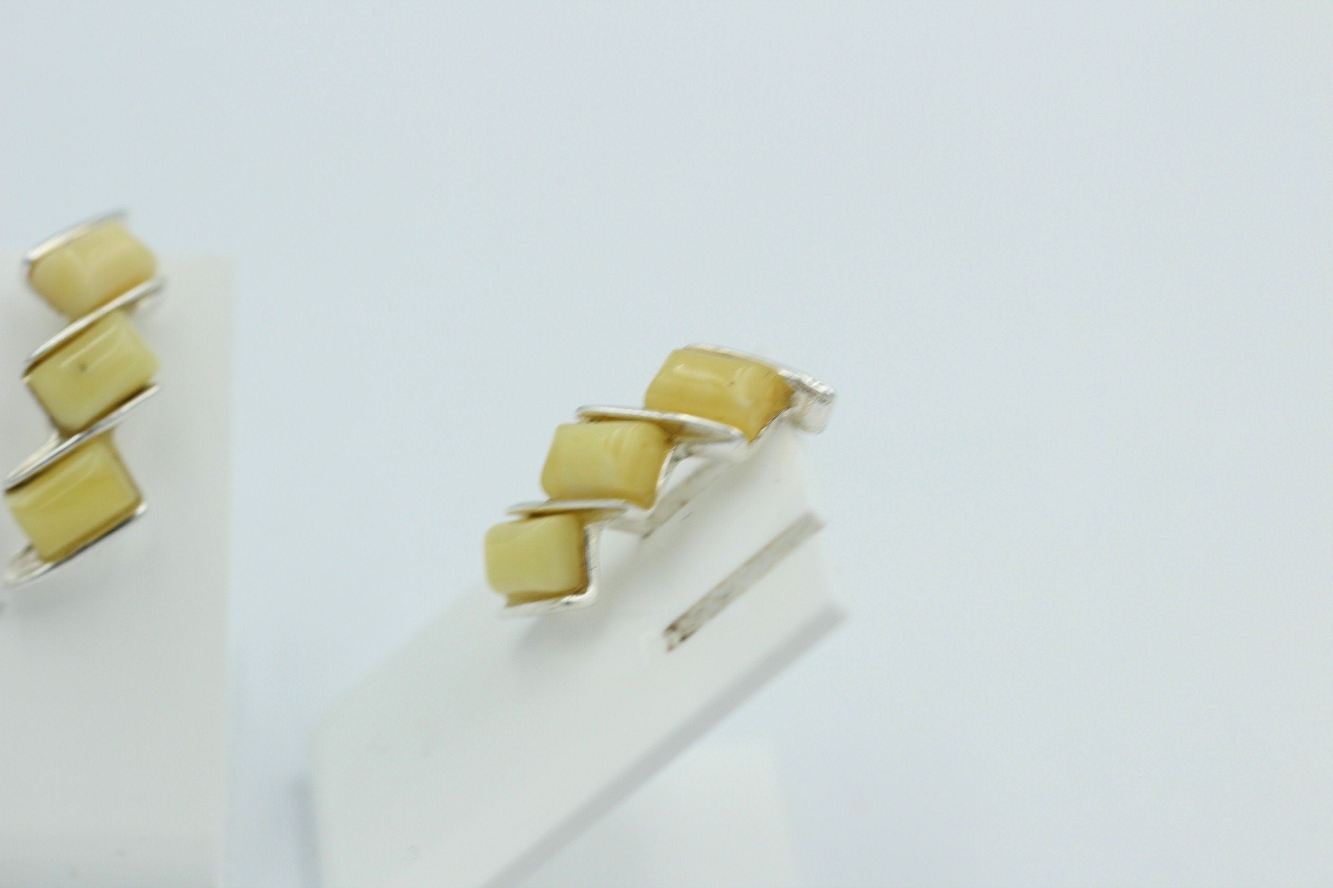 Edle Bernstein Halbcreolen 925 Silber Ohrstecker mit Bernstein aus Letland