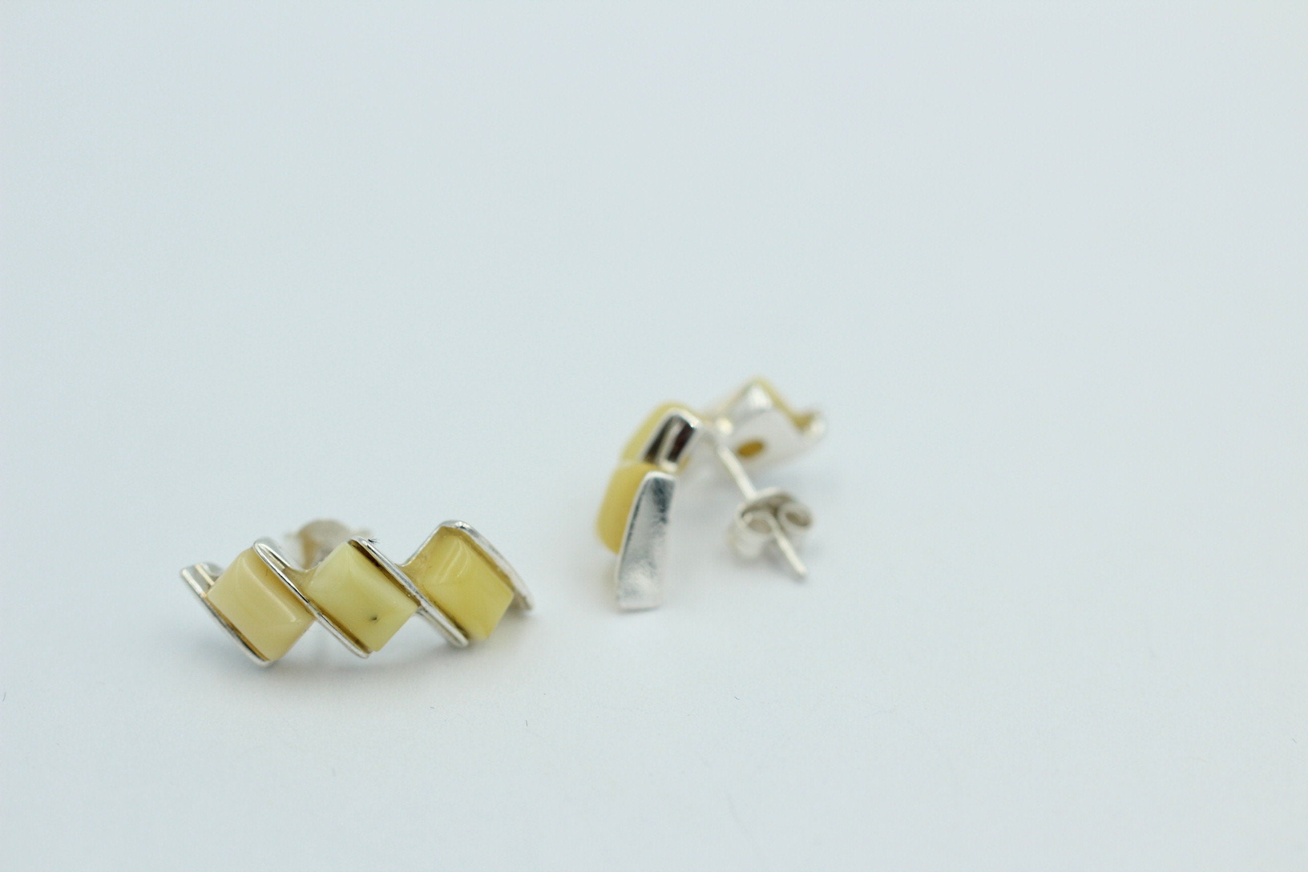 Edle Bernstein Halbcreolen 925 Silber Ohrstecker mit Bernstein aus Letland