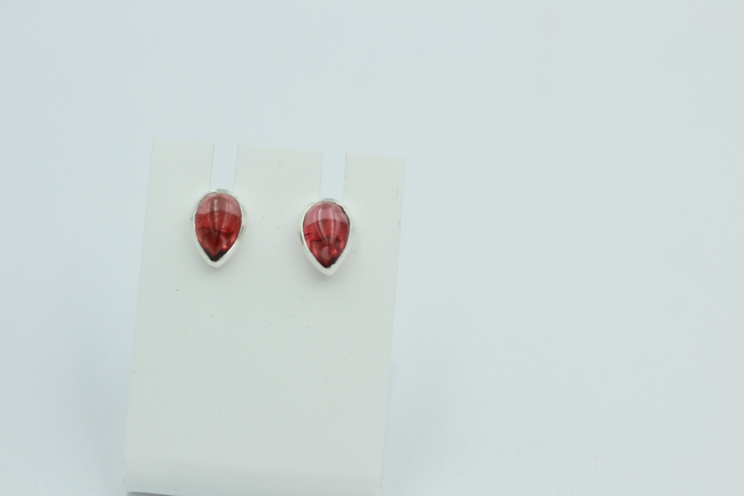 Edle 0,88 Carat Granat Cabochon Ohrstecker 925 Silber Tropfen Granat Schmuck