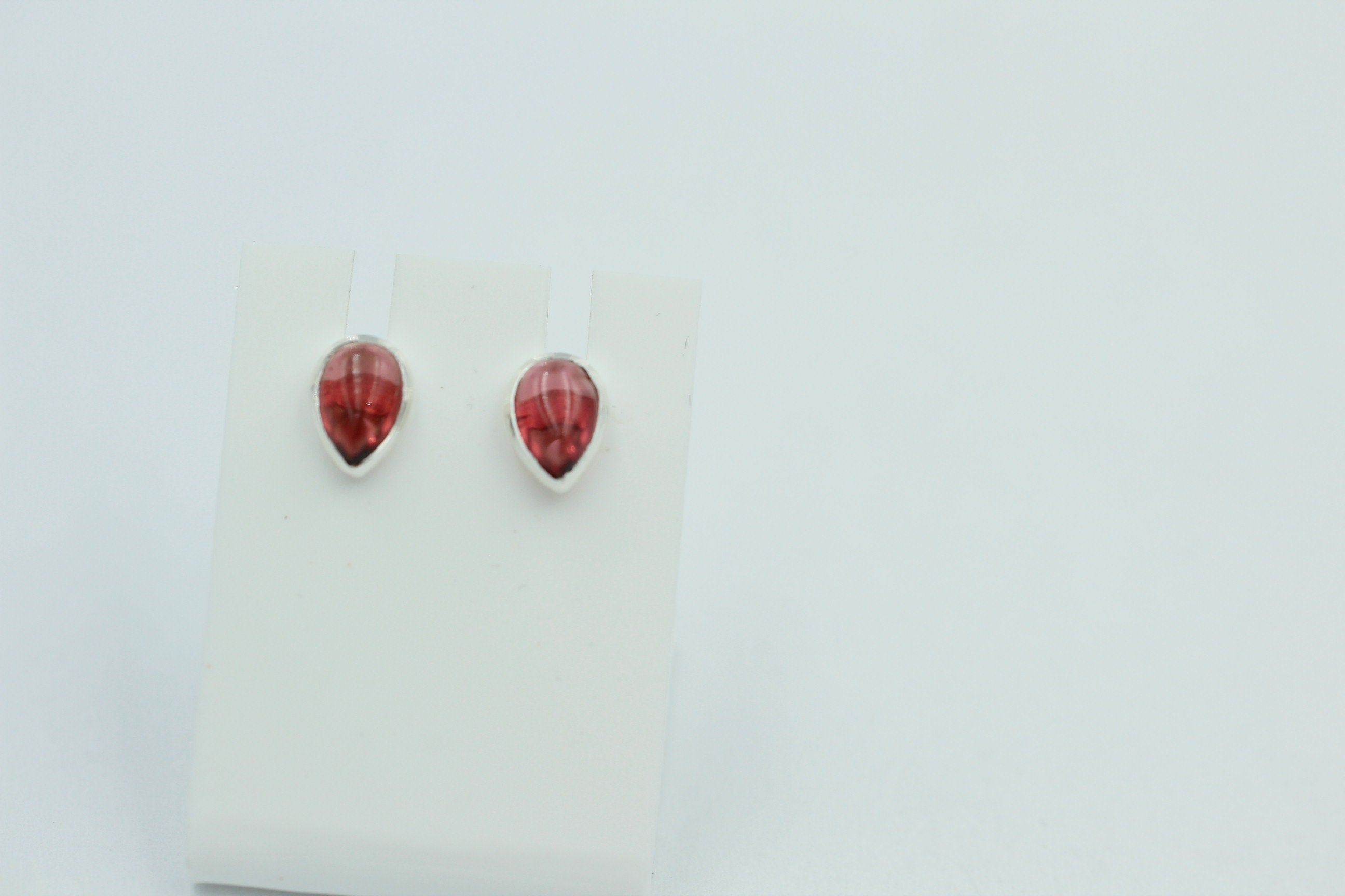 Edle 0,88 Carat Granat Cabochon Ohrstecker 925 Silber Tropfen Granat Schmuck