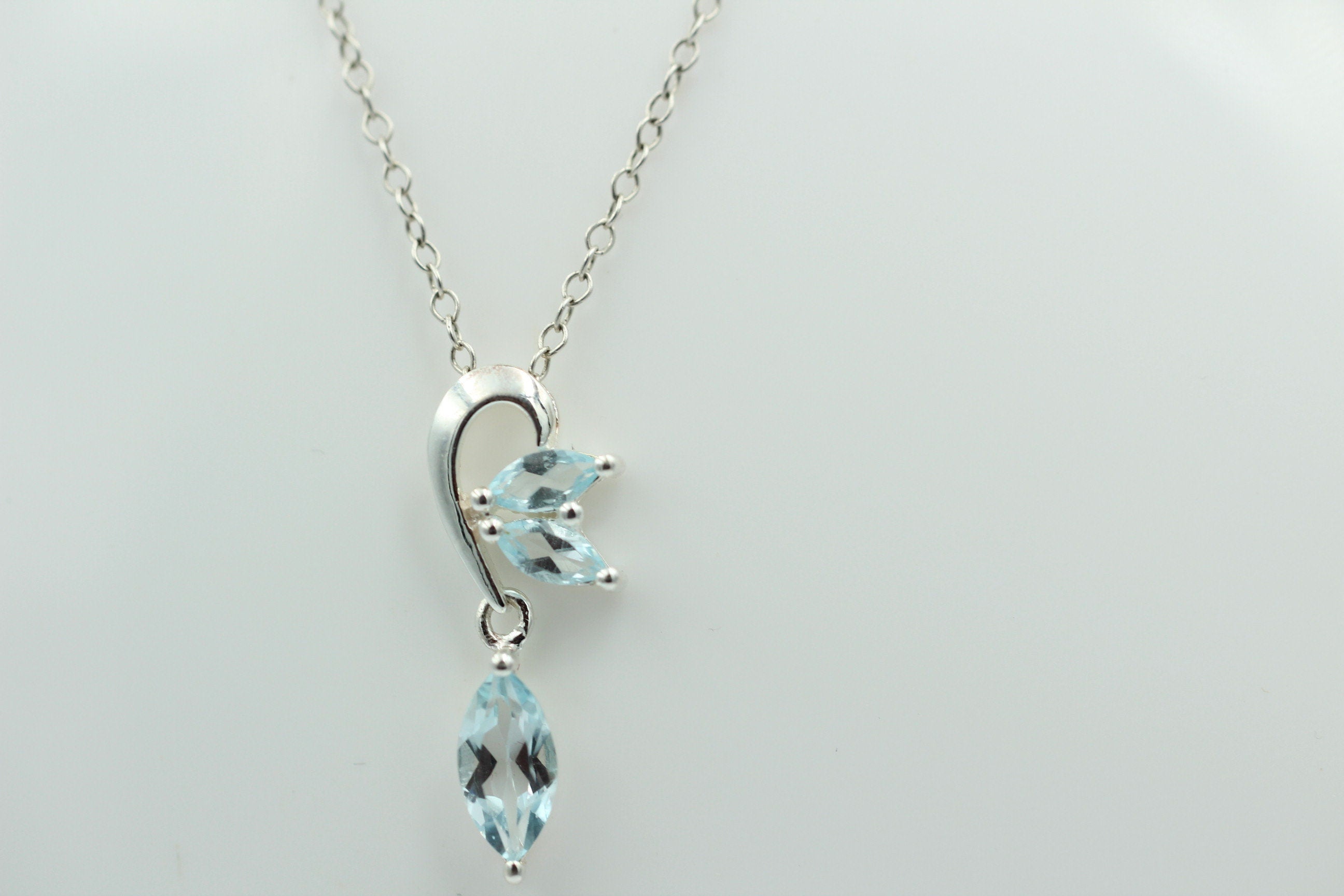 Edler 1,2 Carat Blautopas Design Anhänger 925 Silber Collier Kette blauer Topas