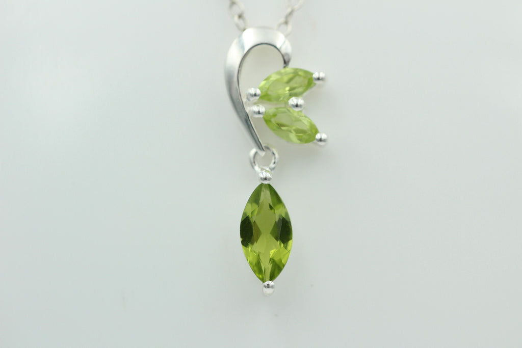 Edler 1,3 Carat Peridot Design Anhänger 925 Silber Collier Kette Olivin