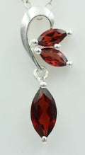 Edler 1,4 Carat Granat Design Anhänger 925 Silber Collier Kette roter Edelstein