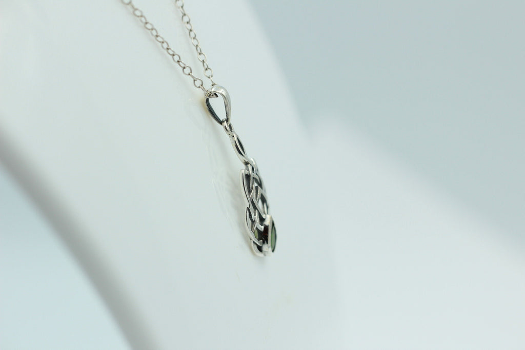 0,34 Carat Chromdiopsid Anhänger 925 Silber Keltisches Muster Collier Diopsid