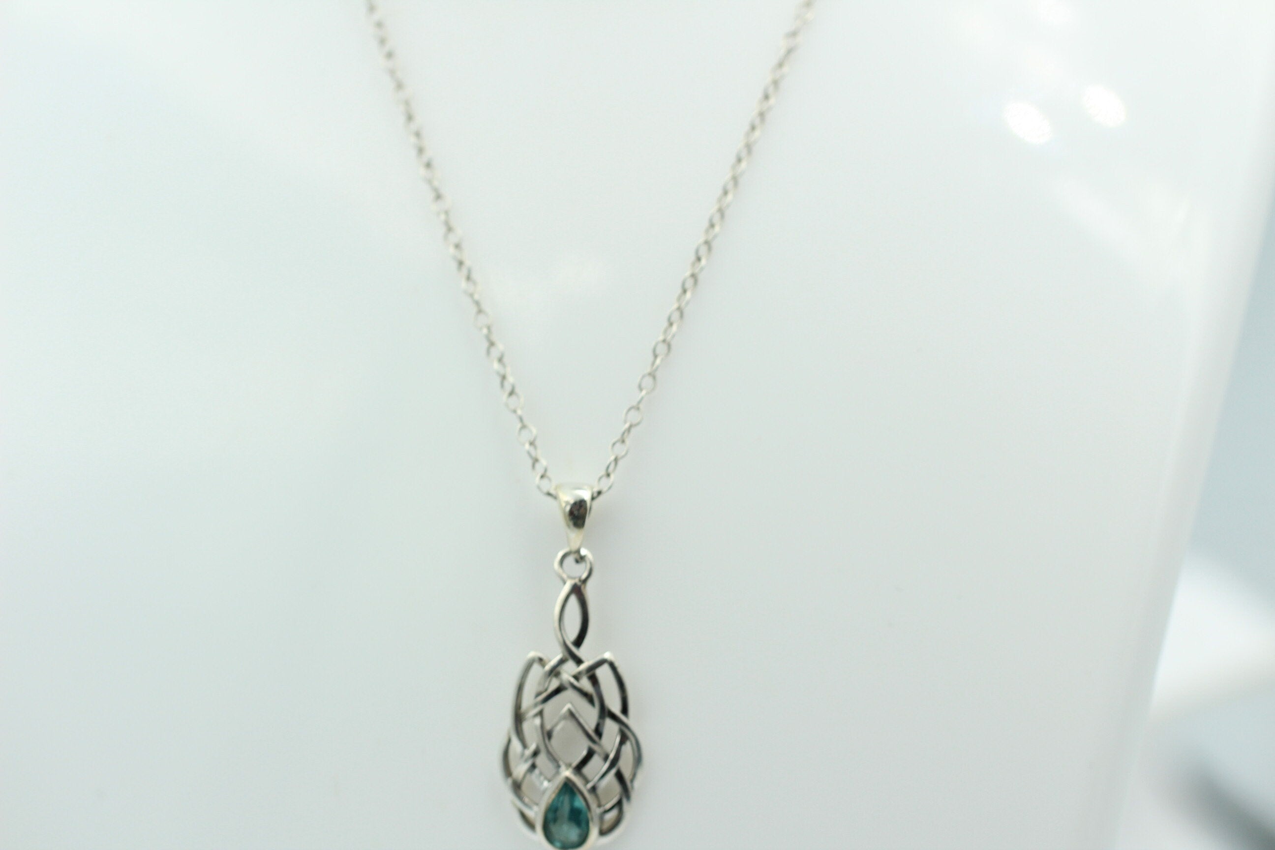 0,34 Carat Neon Apatit Anhänger 925 Sterling Silber Collier Kette Apatitanhänger