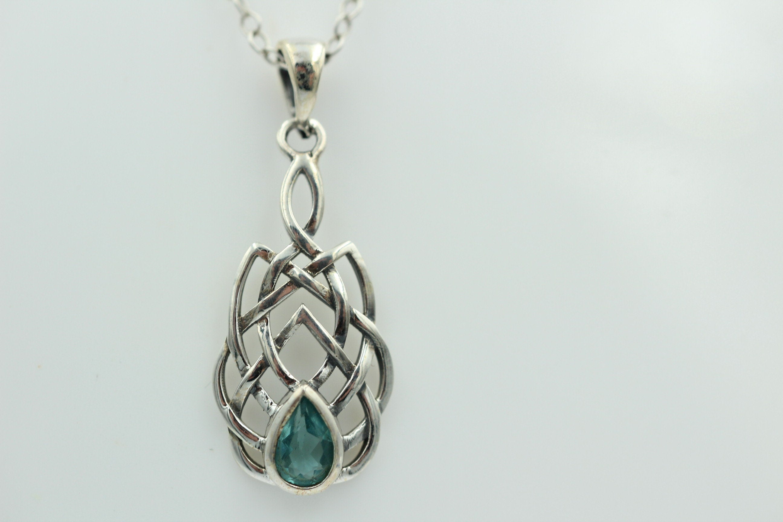 0,34 Carat Neon Apatit Anhänger 925 Sterling Silber Collier Kette Apatitanhänger