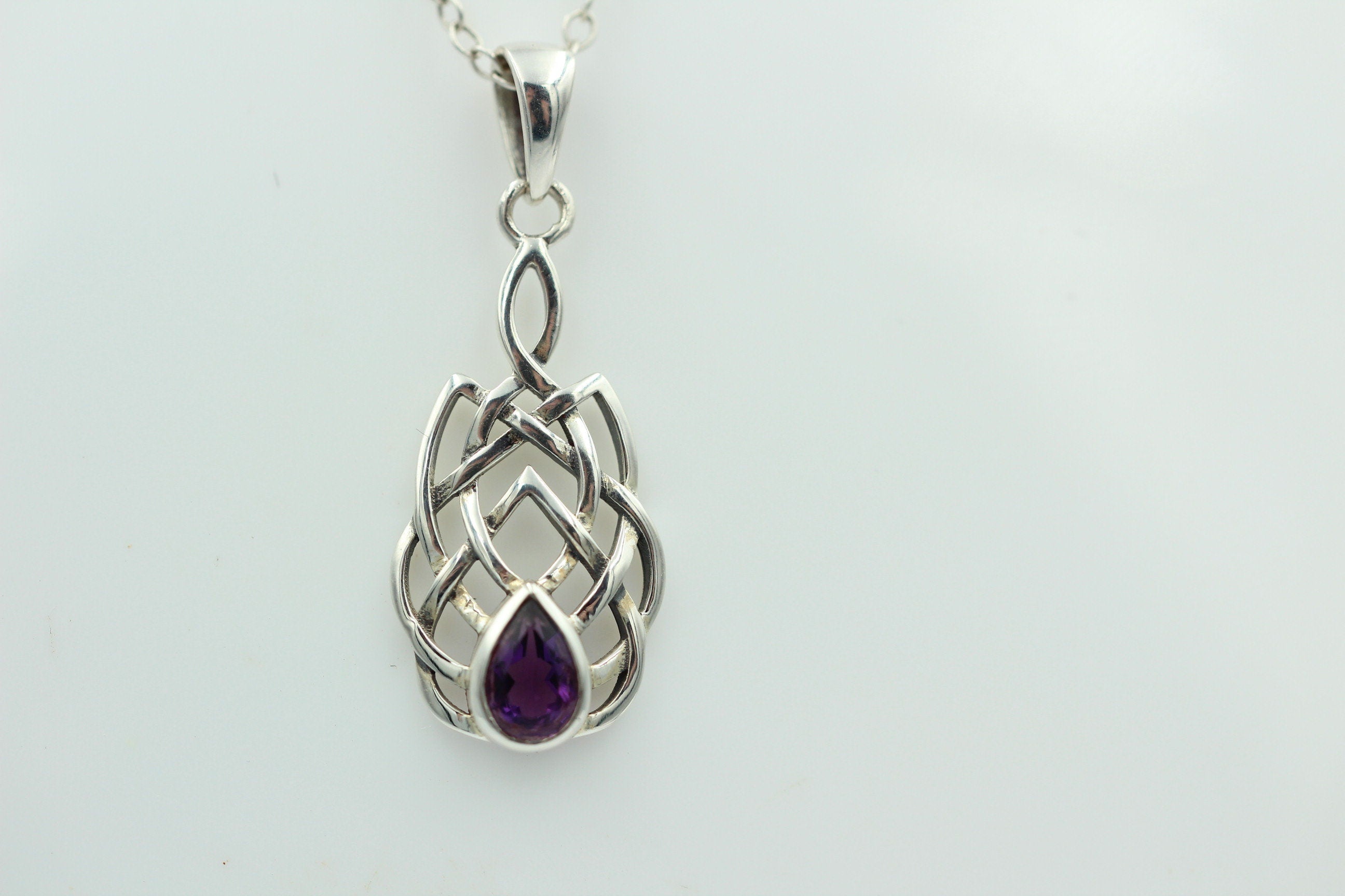 0,41 Carat Amethyst Anhänger 925 Silber Keltisches Muster Amethystschmuck