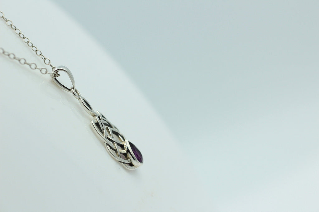 0,41 Carat Amethyst Anhänger 925 Silber Keltisches Muster Amethystschmuck