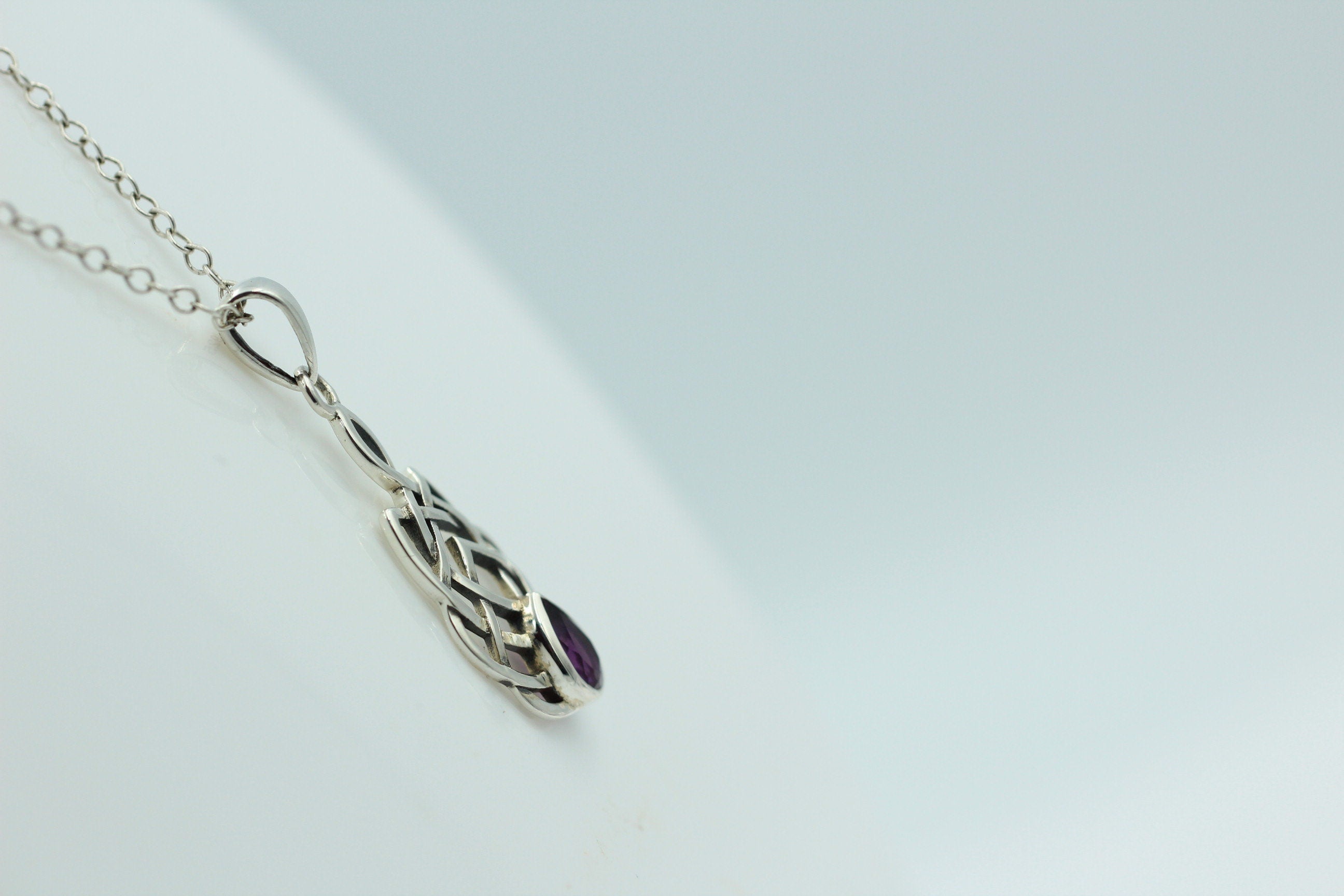 0,41 Carat Amethyst Anhänger 925 Silber Keltisches Muster Amethystschmuck
