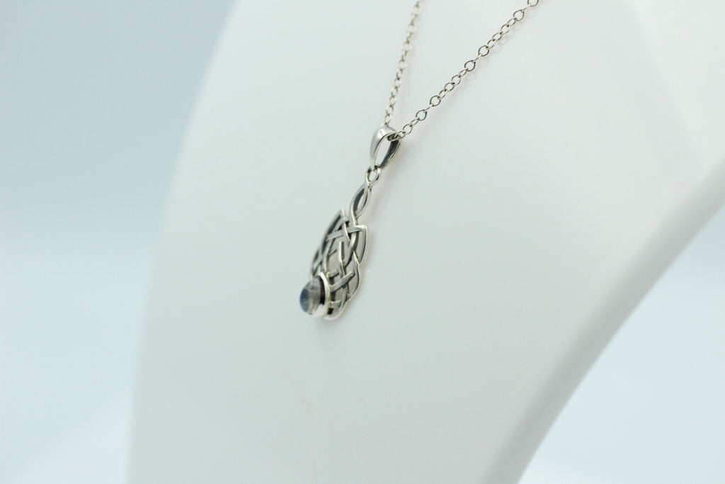 0,4 Carat Mondlichttopas Anhänger 925 Silber Keltisches Muster Collier