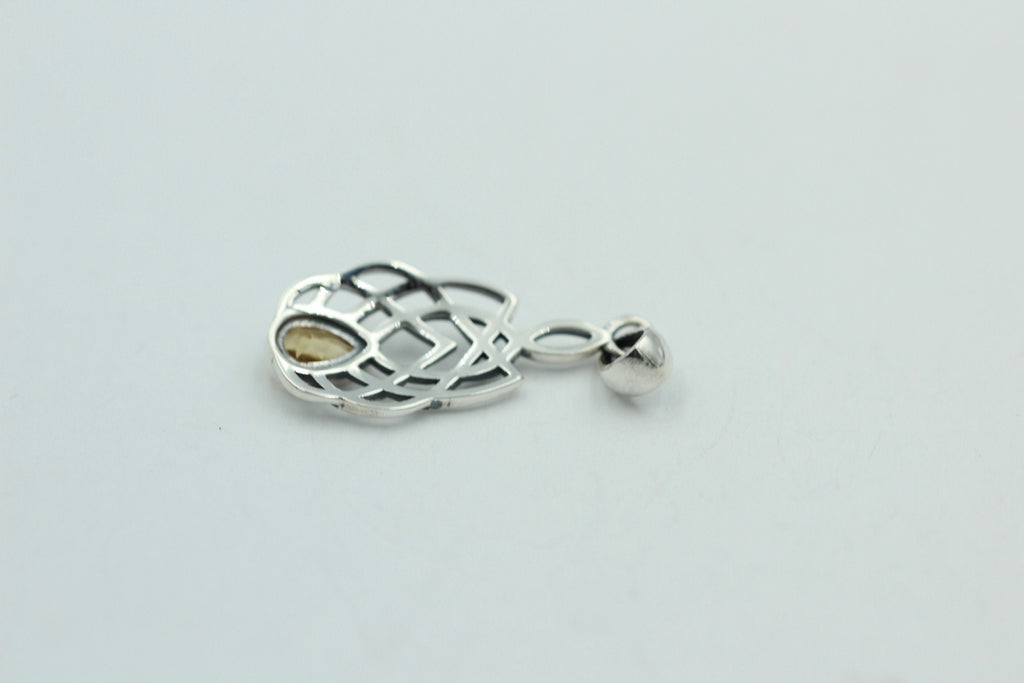 0,41 Carat Citrin Anhänger 925 Silber Keltisches Muster Collier