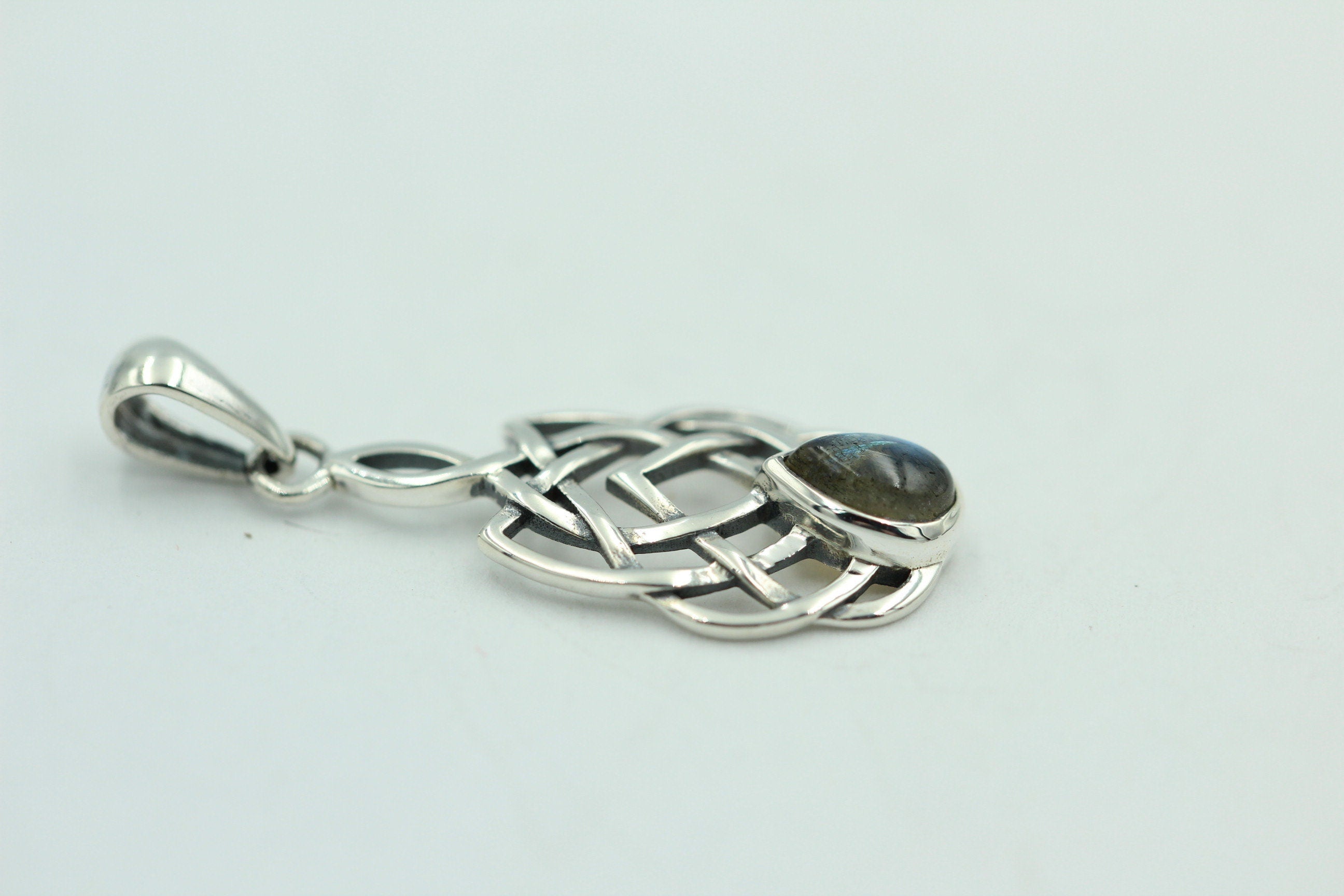 0,36 Labradorit Anhänger 925 Sterling Silber Collier Kette irrisierend
