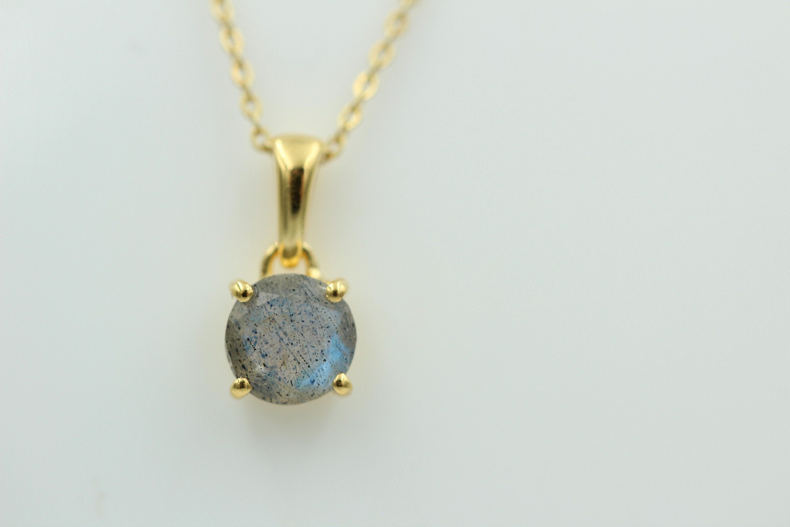 0,66 Carat Labradorit Anhänger 925 Silber hochwertig vergoldet Collier Kette Top