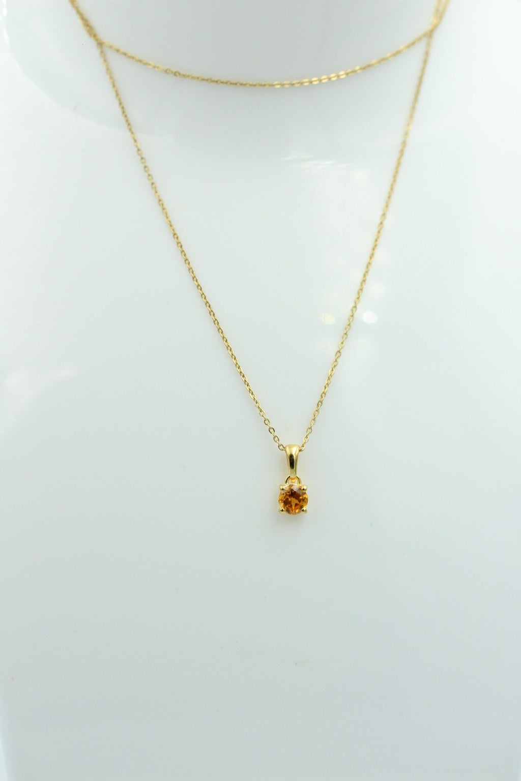 0,55 Carat sehr seltener Mandarin Granat Anhänger 925 Sterlingsilber vergoldet