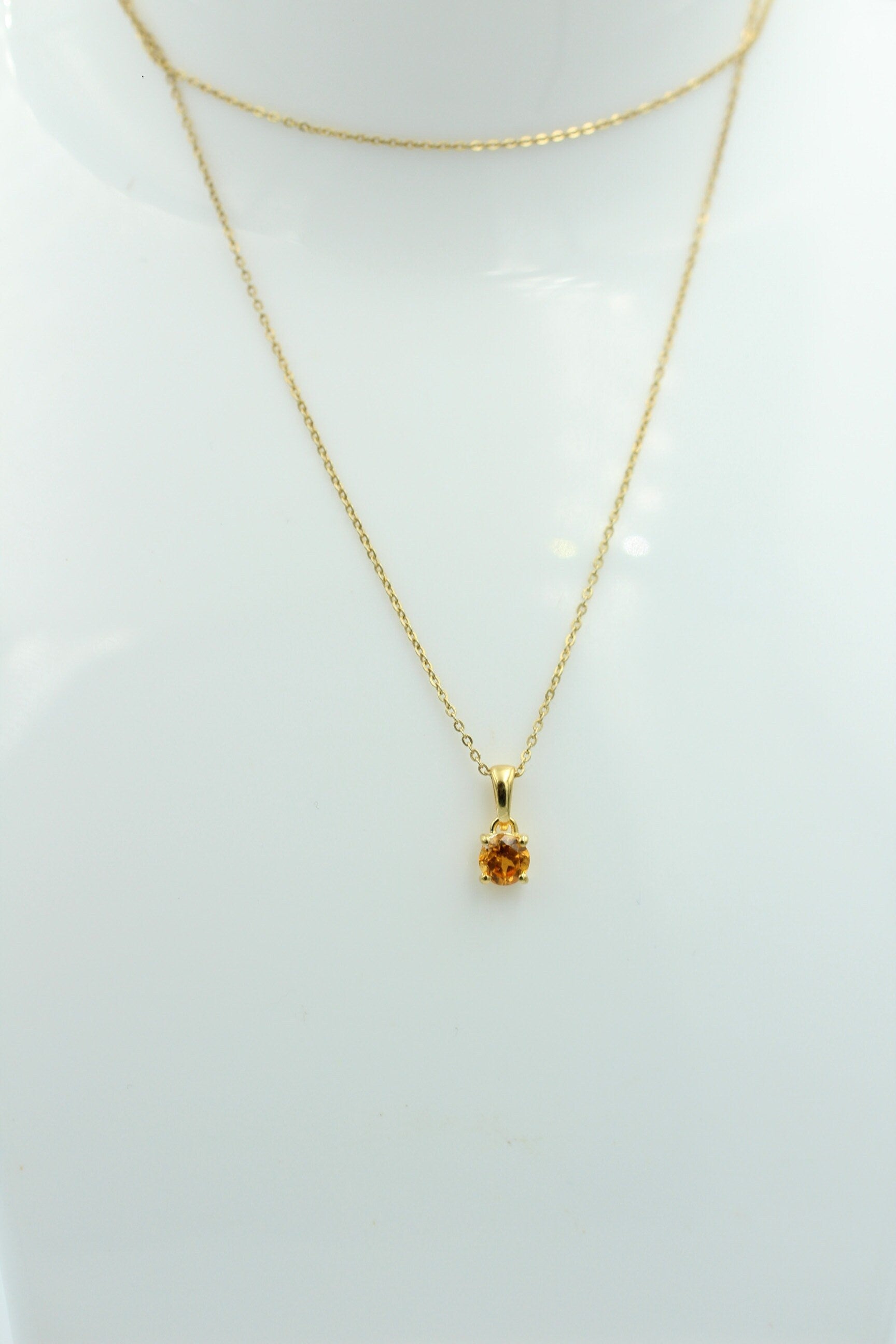 0,55 Carat sehr seltener Mandarin Granat Anhänger 925 Sterlingsilber vergoldet