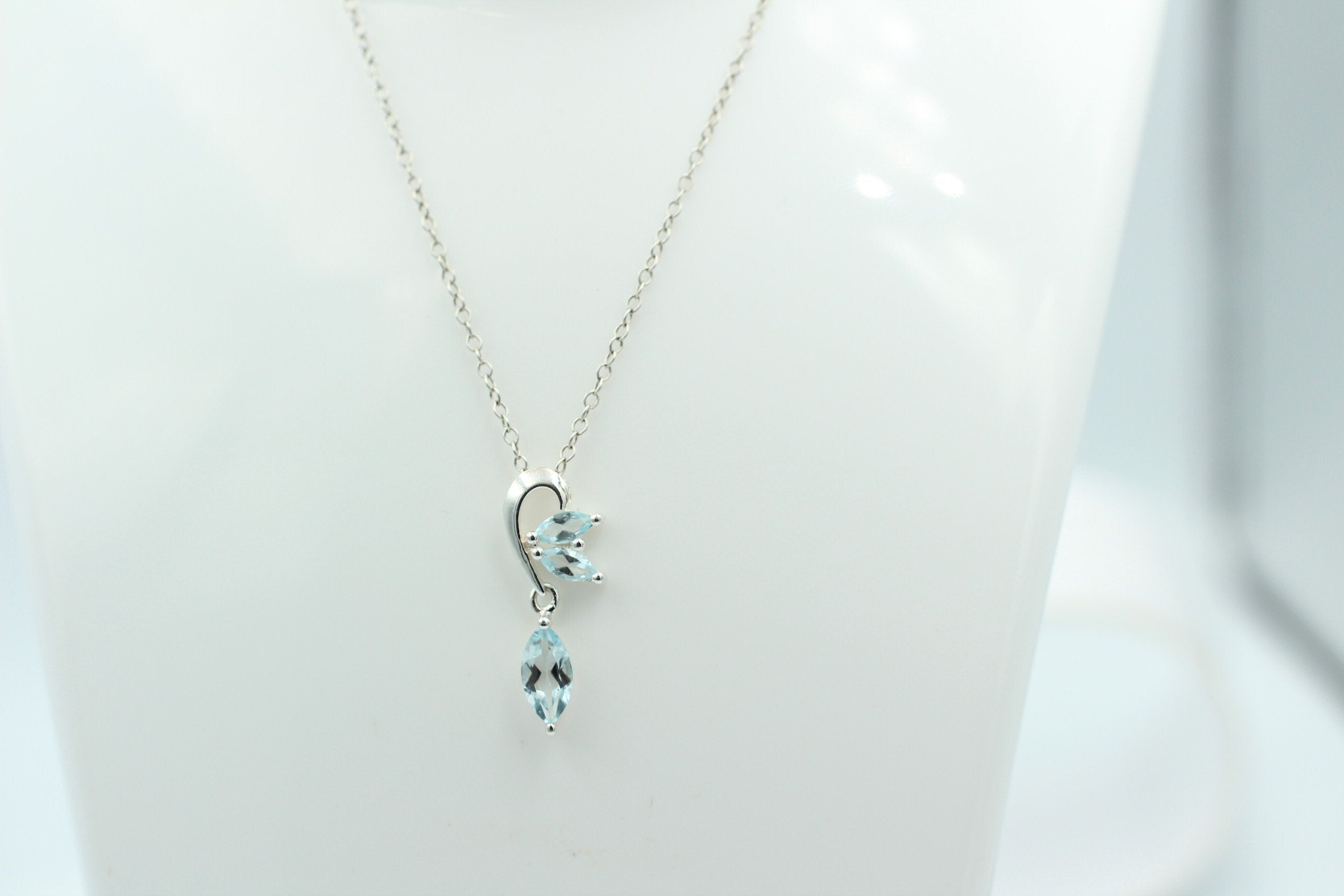 Edler 1,2 Carat Blautopas Design Anhänger 925 Silber Collier Kette blauer Topas