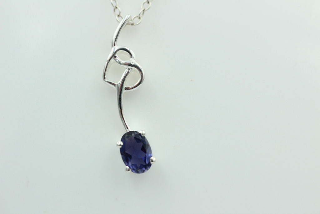 0,4 Carat Iolith Anhänger 925 Silber Collier Kette Wassersaphir Luchssaphir
