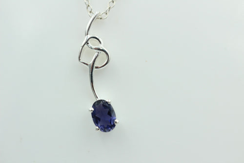 0,4 Carat Iolith Anhänger 925 Silber Collier Kette Wassersaphir Luchssaphir