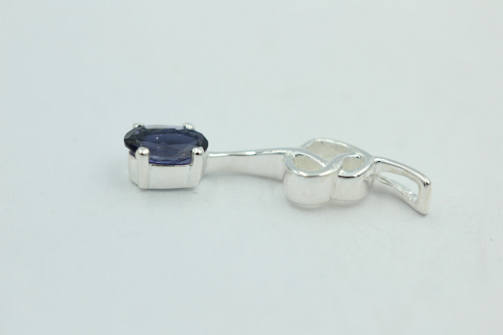 0,4 Carat Iolith Anhänger 925 Silber Collier Kette Wassersaphir Luchssaphir