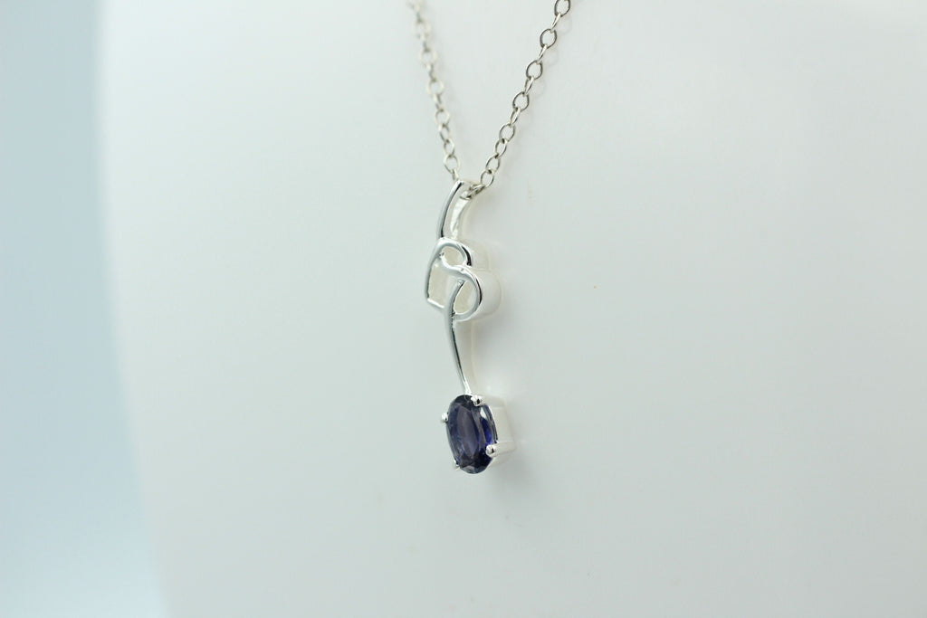 0,4 Carat Iolith Anhänger 925 Silber Collier Kette Wassersaphir Luchssaphir