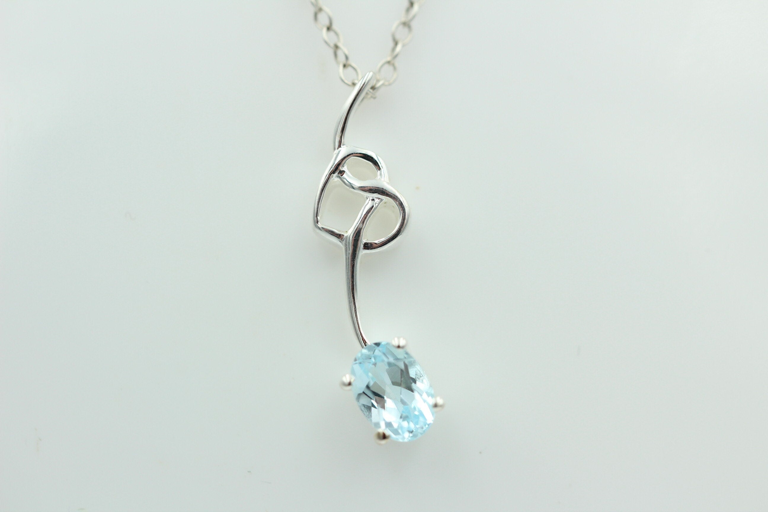 0,4 Carat Blautopas Anhänger 925 Silber Collier Kette Topasanhänger