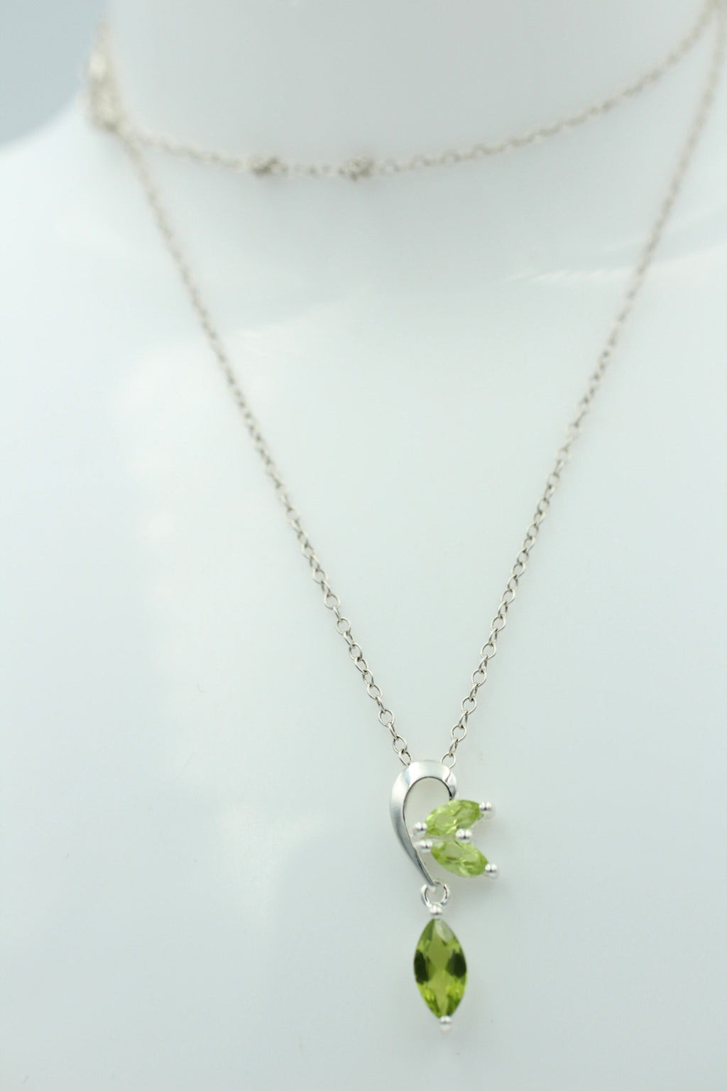 Edler 1,3 Carat Peridot Design Anhänger 925 Silber Collier Kette Olivin