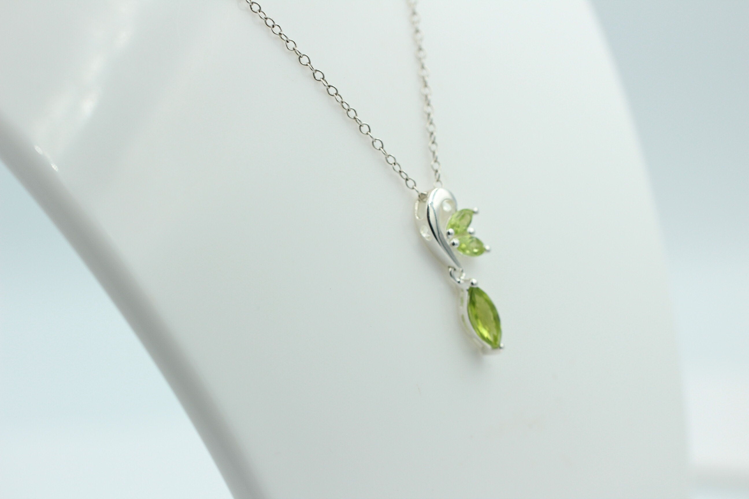 Edler 1,3 Carat Peridot Design Anhänger 925 Silber Collier Kette Olivin