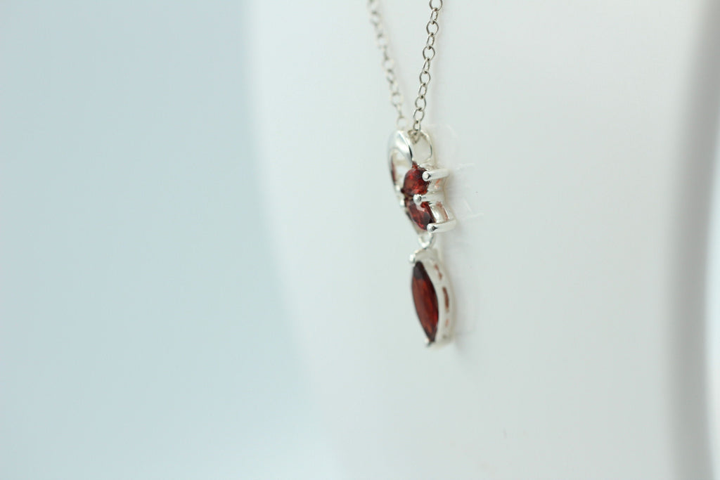 Edler 1,4 Carat Granat Design Anhänger 925 Silber Collier Kette roter Edelstein