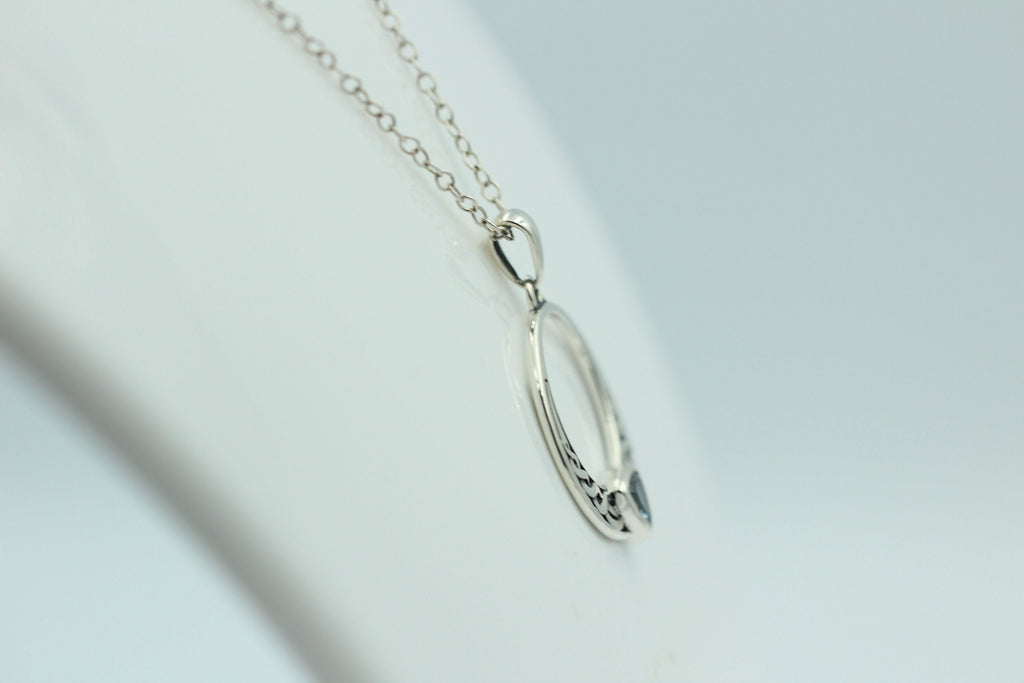 0,4 Carat Tansanit Anhänger 925 Silber Keltisches Muster Collier Kette