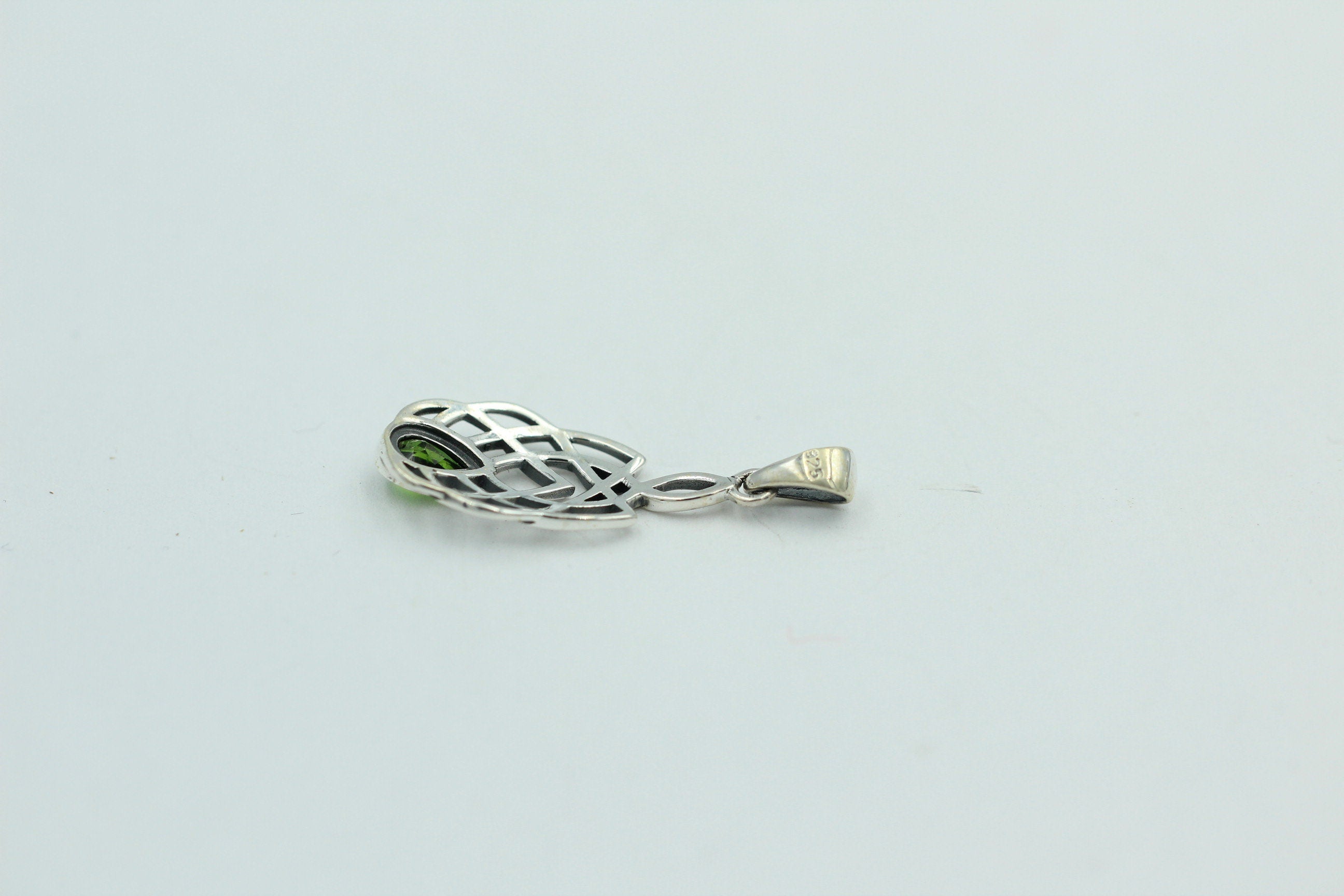 0,34 Carat Chromdiopsid Anhänger 925 Silber Keltisches Muster Collier Diopsid