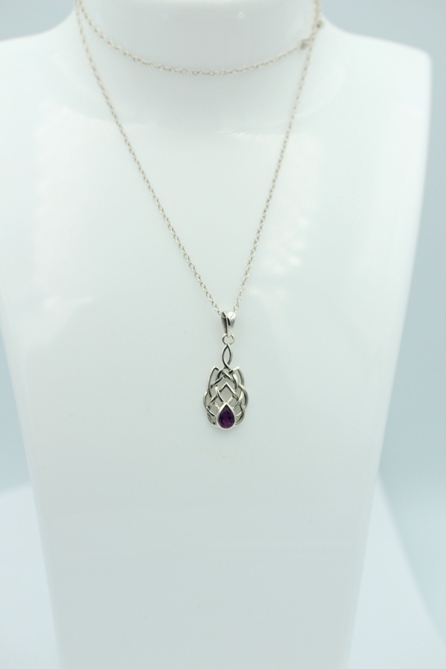 0,41 Carat Amethyst Anhänger 925 Silber Keltisches Muster Amethystschmuck