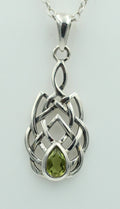 0,52 Carat Peridot Anhänger 925 Silber Keltisches Muster Collier Olivin