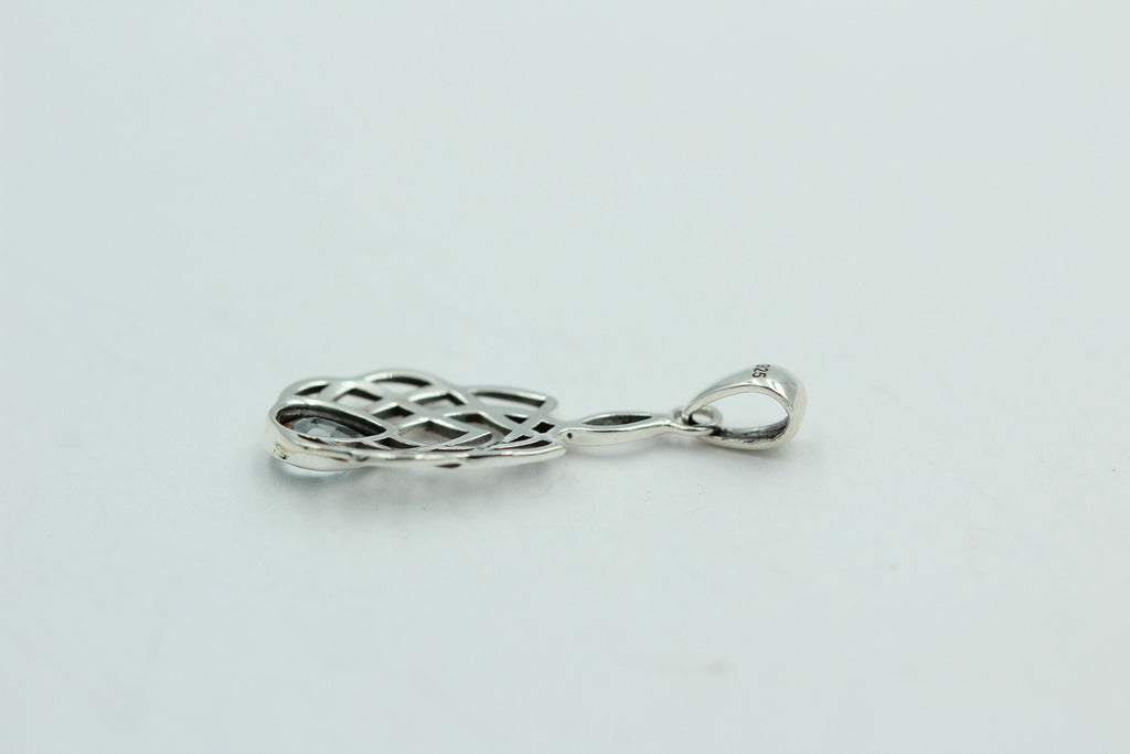 0,55 Carat Blautopas Anhänger 925 Silber Keltisches Muster Collier Topas