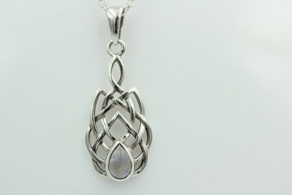 0,4 Carat Mondlichttopas Anhänger 925 Silber Keltisches Muster Collier