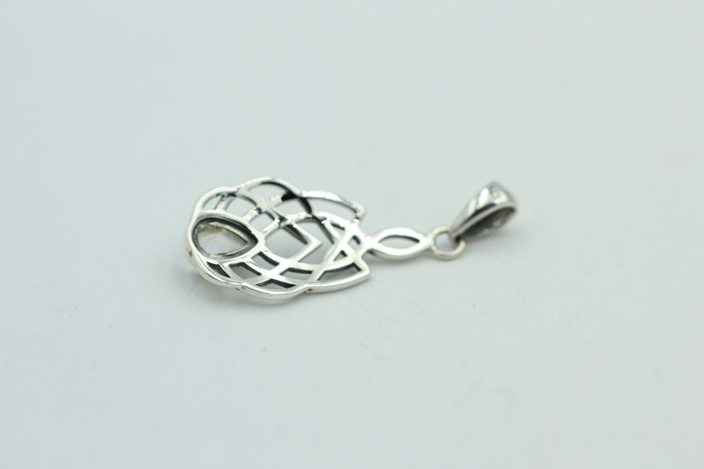0,4 Carat Mondlichttopas Anhänger 925 Silber Keltisches Muster Collier