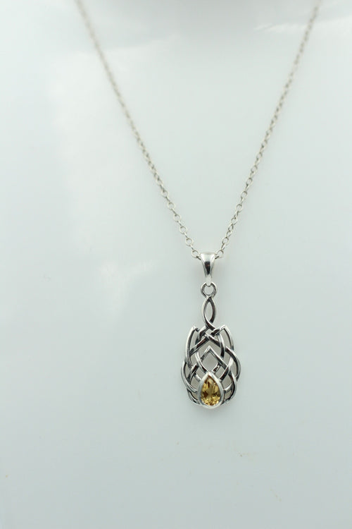 0,41 Carat Citrin Anhänger 925 Silber Keltisches Muster Collier